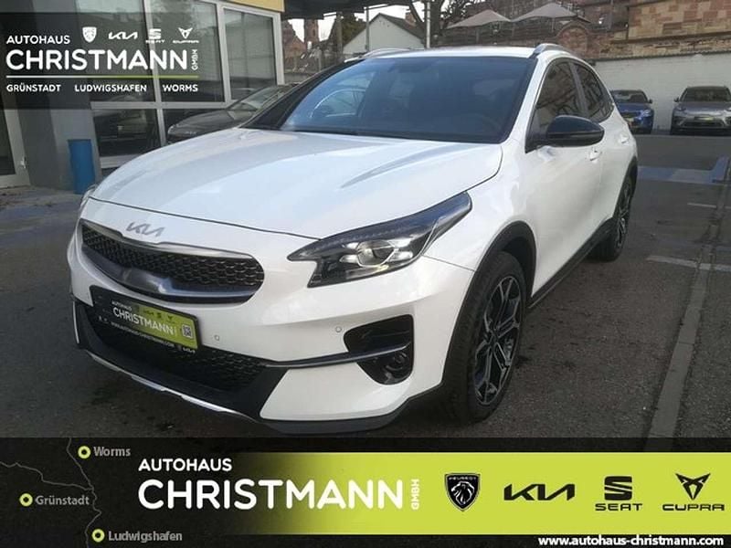 Deluxeweiss / weiss Gebraucht 2022 Kia XCeed Black Xdition SUV | 31.990 € - Bild 1/4