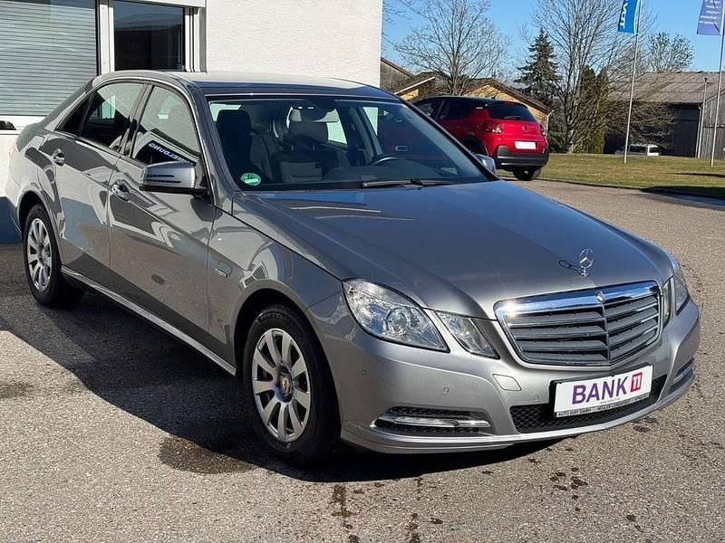 Gebraucht Mercedes E200 184 PS (135 kW) 2012 Silber Limousine