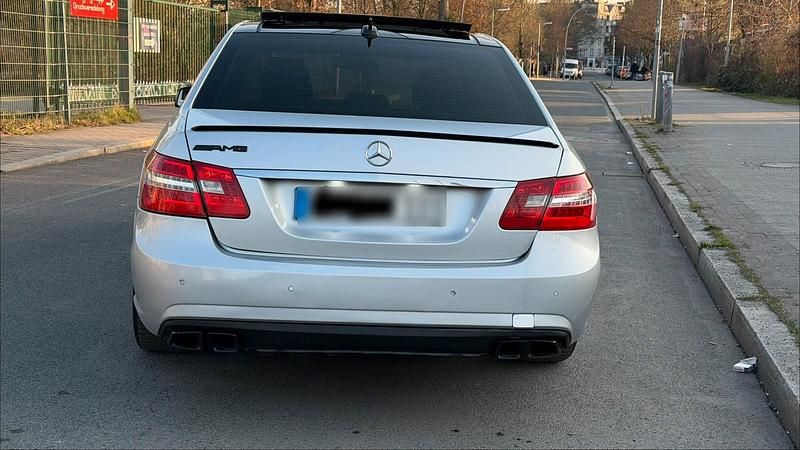 Gebraucht Mercedes E350 AMG 231 PS (169 kW) 2011 Silber Limousine