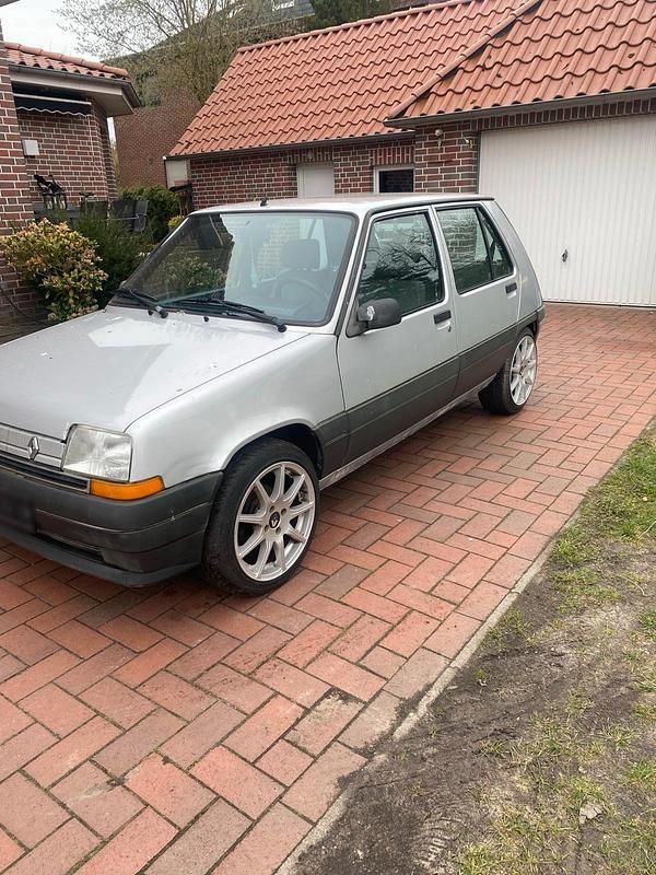 Używany Renault R5 73 KM (53 kW) 1989 Szary Hatchback