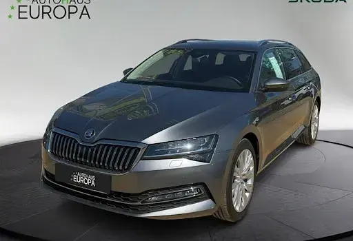 Gebraucht Skoda Superb Style 200 PS (147 kW) 2023 Graphite grau metallic Kombi