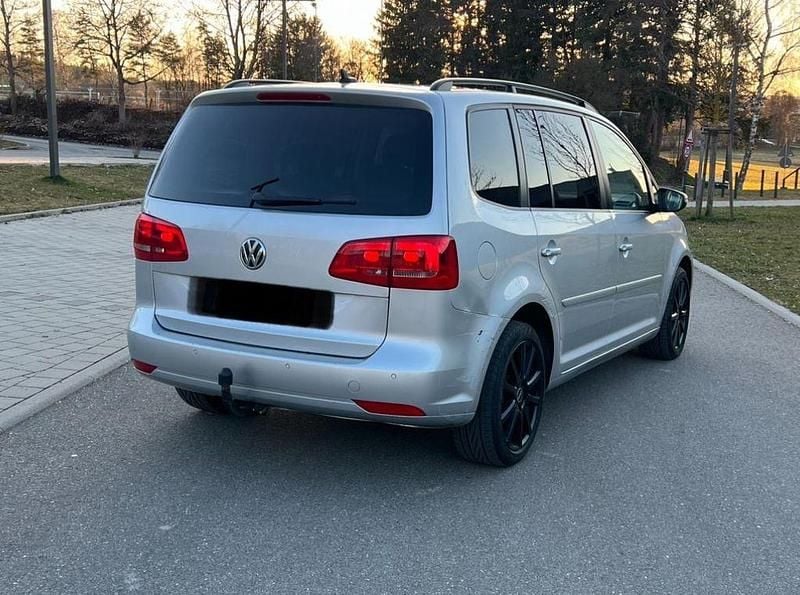 Gebraucht VW Touran 140 PS (102 kW) 2015 Silber Van / Kleinbus