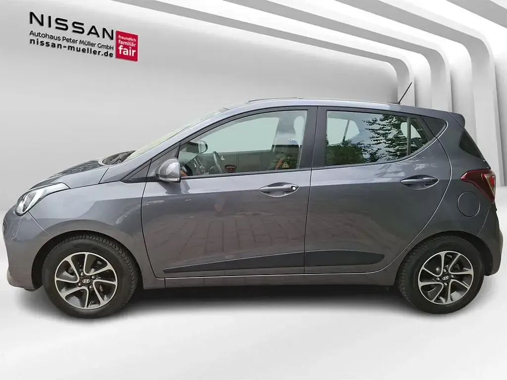 Gebraucht Hyundai i10 Style 87 PS (63 kW) 2017 Grau Kleinwagen