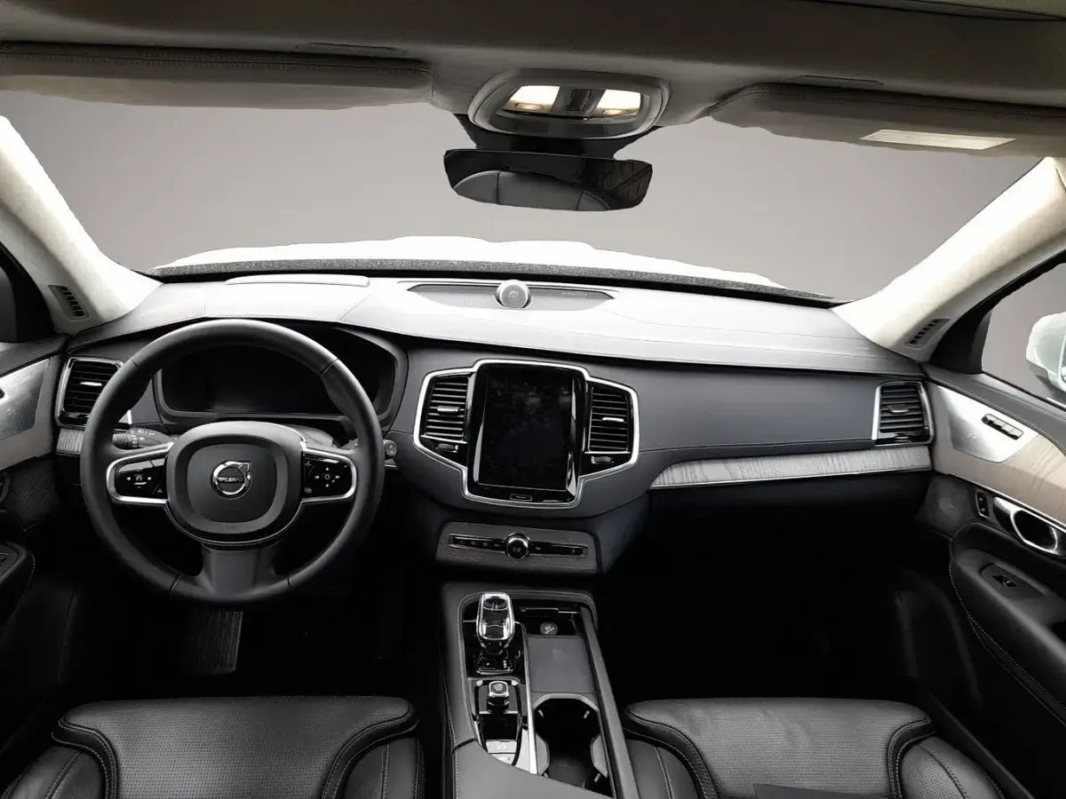 Gebraucht Volvo XC90 Ultimate 235 PS (172 kW) 2023 Silber SUV