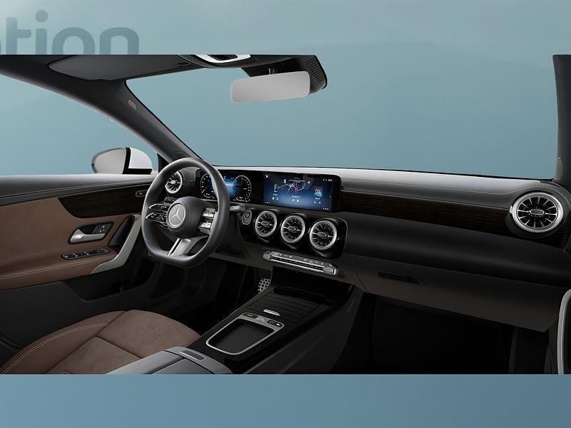 Gebraucht Mercedes CLA250e 218 PS (160 kW) 2025 Weiß Limousine