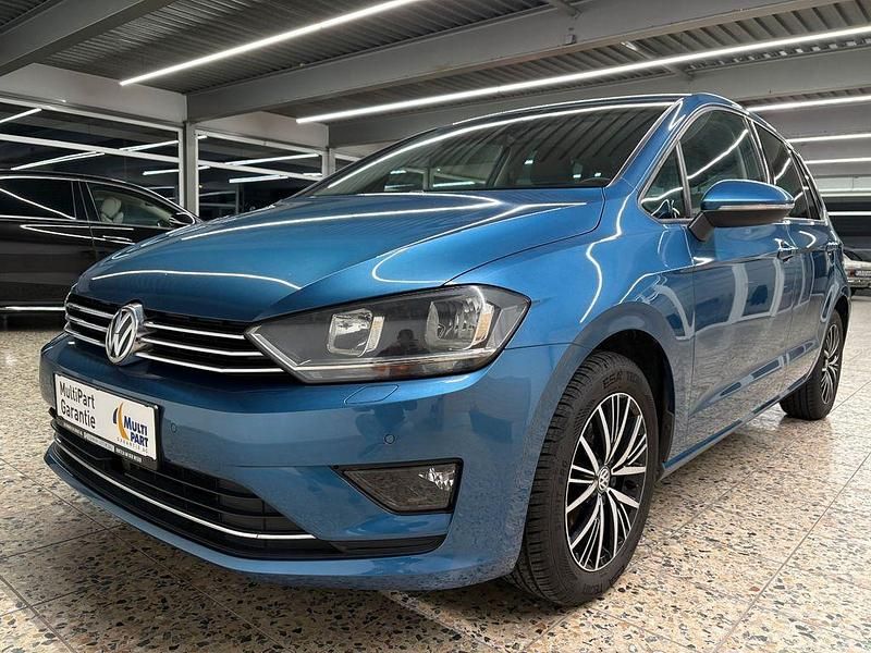 Blau Gebraucht 2017 VW Golf Sportsvan Allstar Van / Kleinbus | 12.745 € (Fairer Preis) - Bild 1/4
