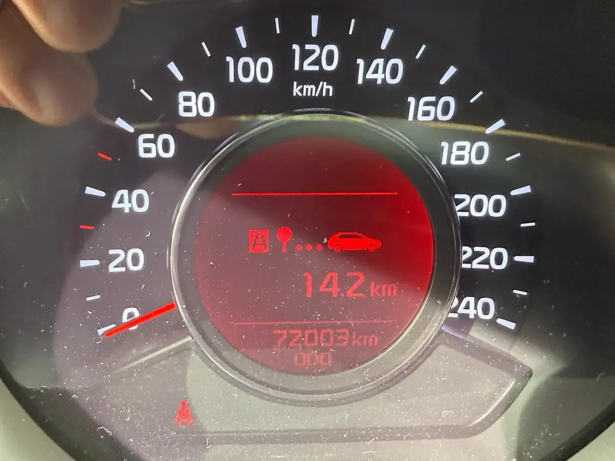 Gebraucht Kia Ceed 128 PS (94 kW) 2015 Weiß Kleinwagen