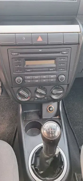 Używany VW Fox 75 KM (55 kW) 2005 Srebrny Hatchback