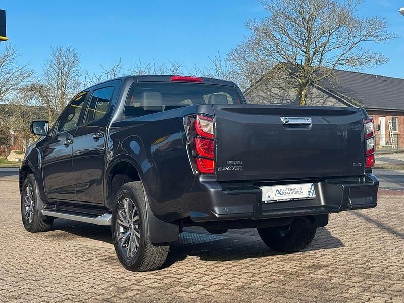 Gebraucht Isuzu D-Max 163 PS (119 kW) 2025 Schwarz Pickup