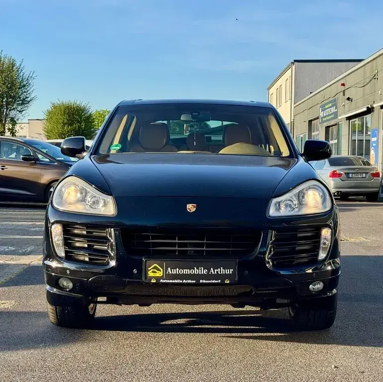 Second-hand Porsche Cayenne 290 CP (213 kW) 2010 Negru SUV
