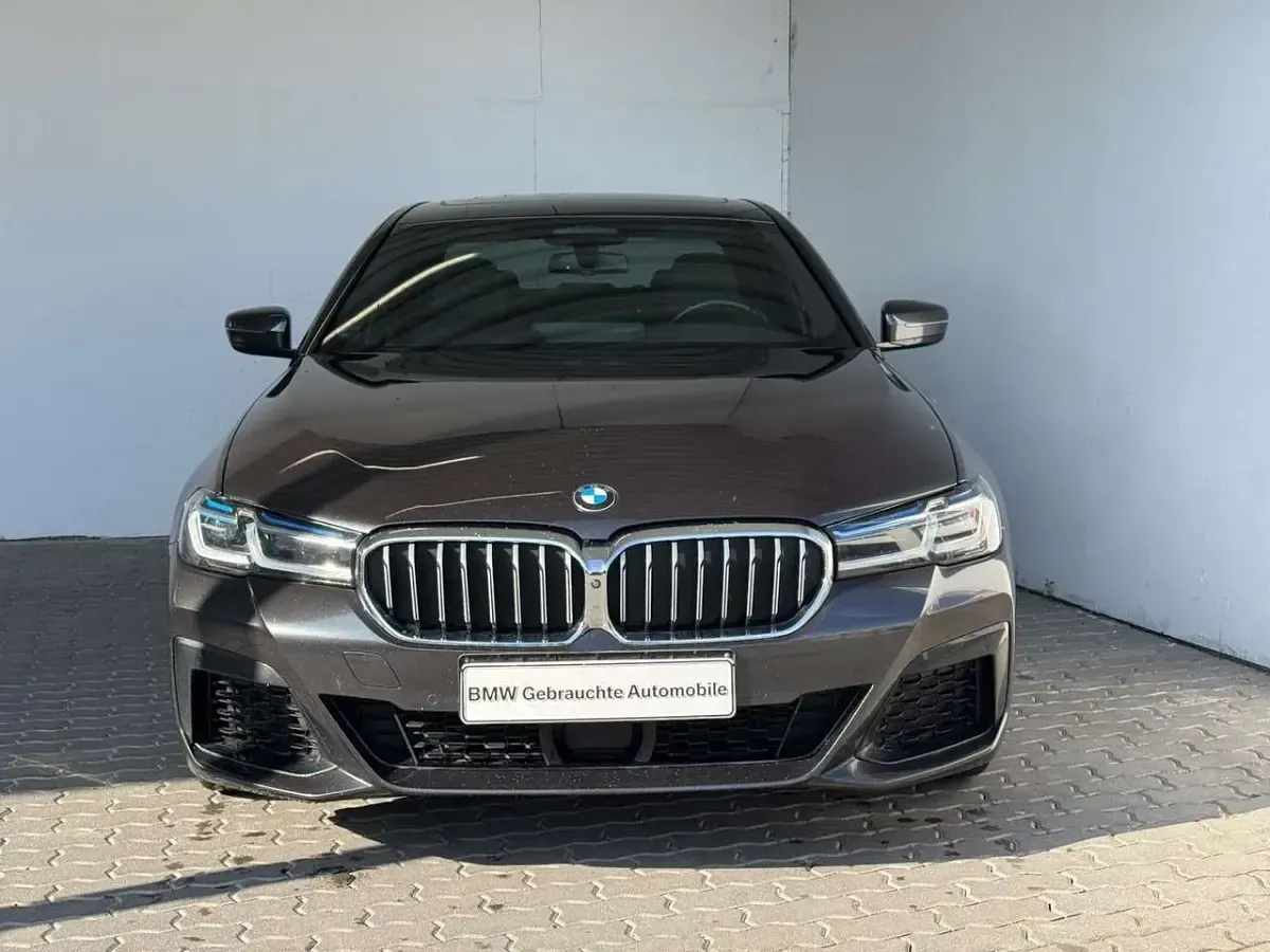 Gebraucht BMW 520 M Sport 190 PS (139 kW) 2021 Grau Limousine