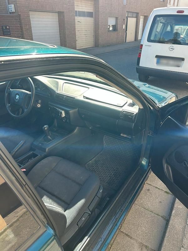 Gebraucht BMW 316 102 PS (75 kW) 1994 Grün Kleinwagen