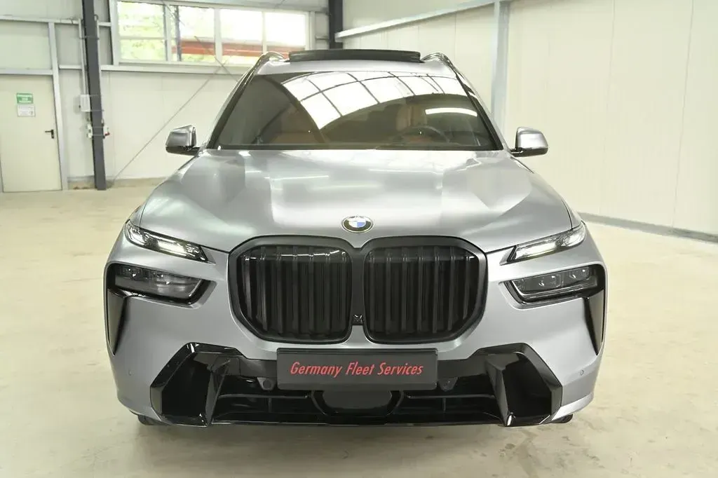 Gebraucht BMW X7 M Sport 352 PS (258 kW) 2025 Grau SUV