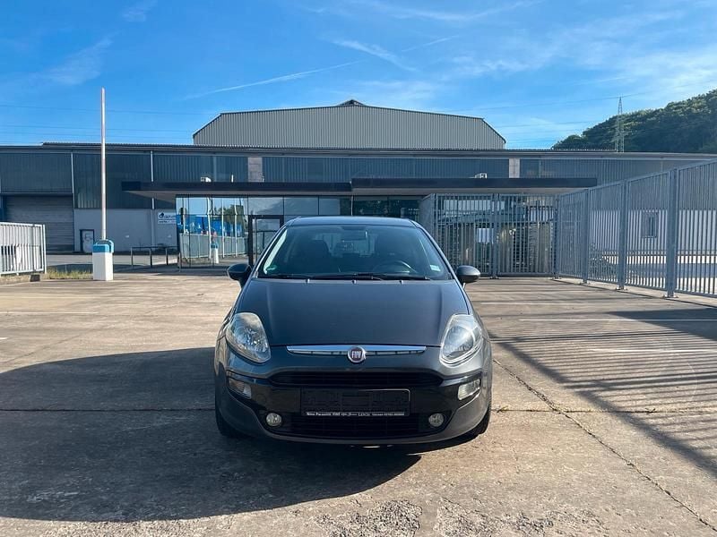 Grau Gebraucht 2011 Fiat Grande Punto Kleinwagen | 2.900 € (Fairer Preis) - Bild 1/4