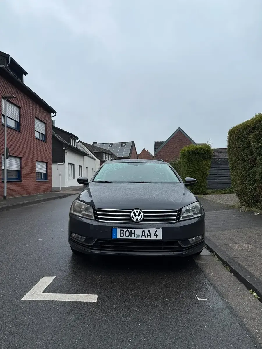 Gebraucht VW Passat 140 PS (102 kW) 2011 Grau Kombi
