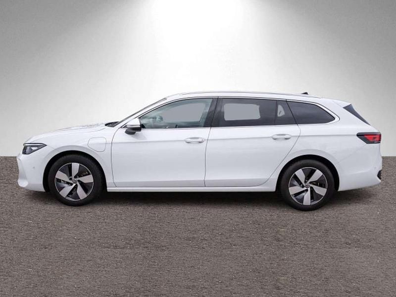 Gebraucht VW Passat Business 204 PS (150 kW) 2025 Weiß Limousine