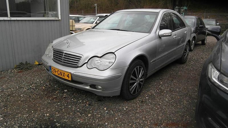 Gebraucht Mercedes C270 Elegance 170 PS (125 kW) 2002 Silber Limousine