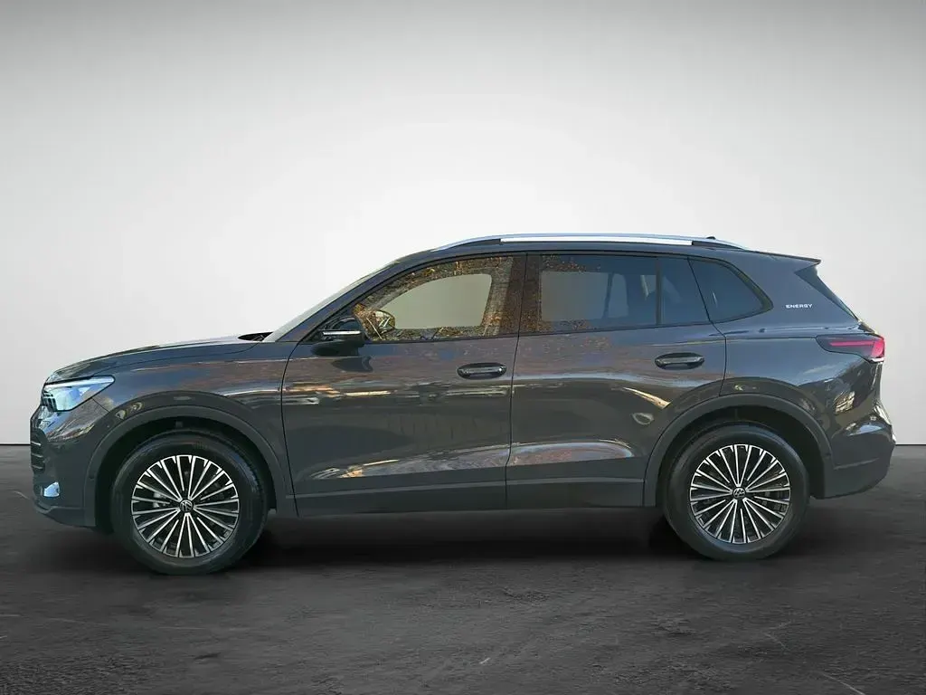 Neu VW Tiguan 150 PS (110 kW) 2026 Delfingrau metallic SUV