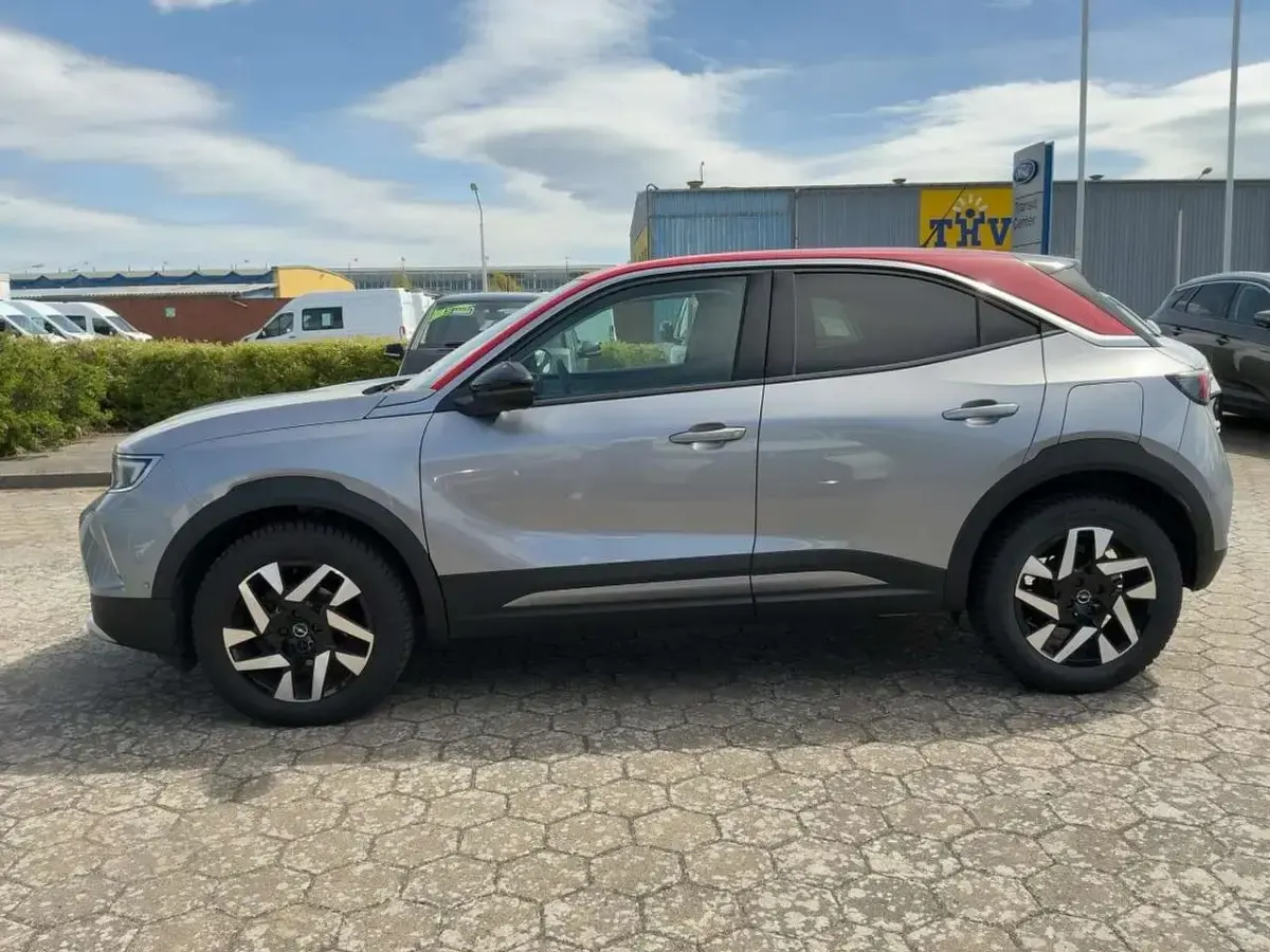 Gebraucht Opel Mokka Elegance 101 PS (74 kW) 2021 Kontrast grau/quarz silber SUV