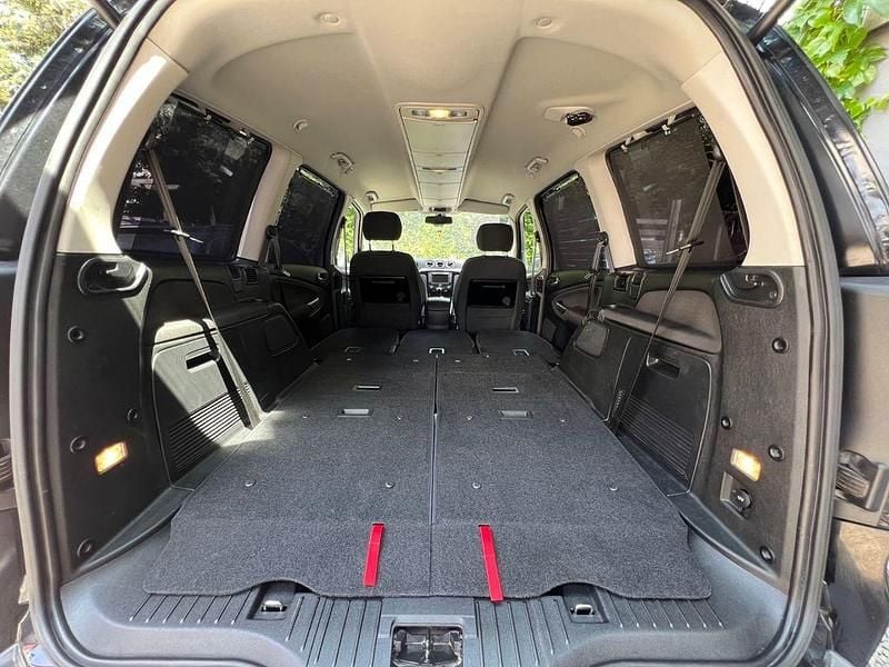 Gebraucht Ford Galaxy Champions Edition 140 PS (102 kW) 2013 Schwarz Van / Kleinbus