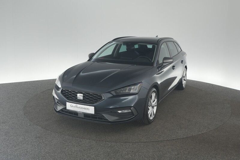 Grau Gebraucht 2022 Seat Leon ST 4Drive Kombi | 19.930 € (Fairer Preis) - Bild 1/4
