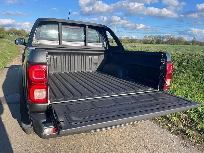 Gebraucht JAC JS8 204 PS (150 kW) 2024 Grau SUV
