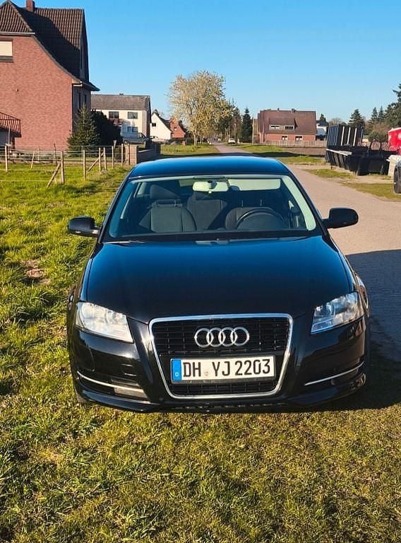 Gebraucht Audi A3 Attraction 105 PS (77 kW) 2011 Schwarz Kleinwagen