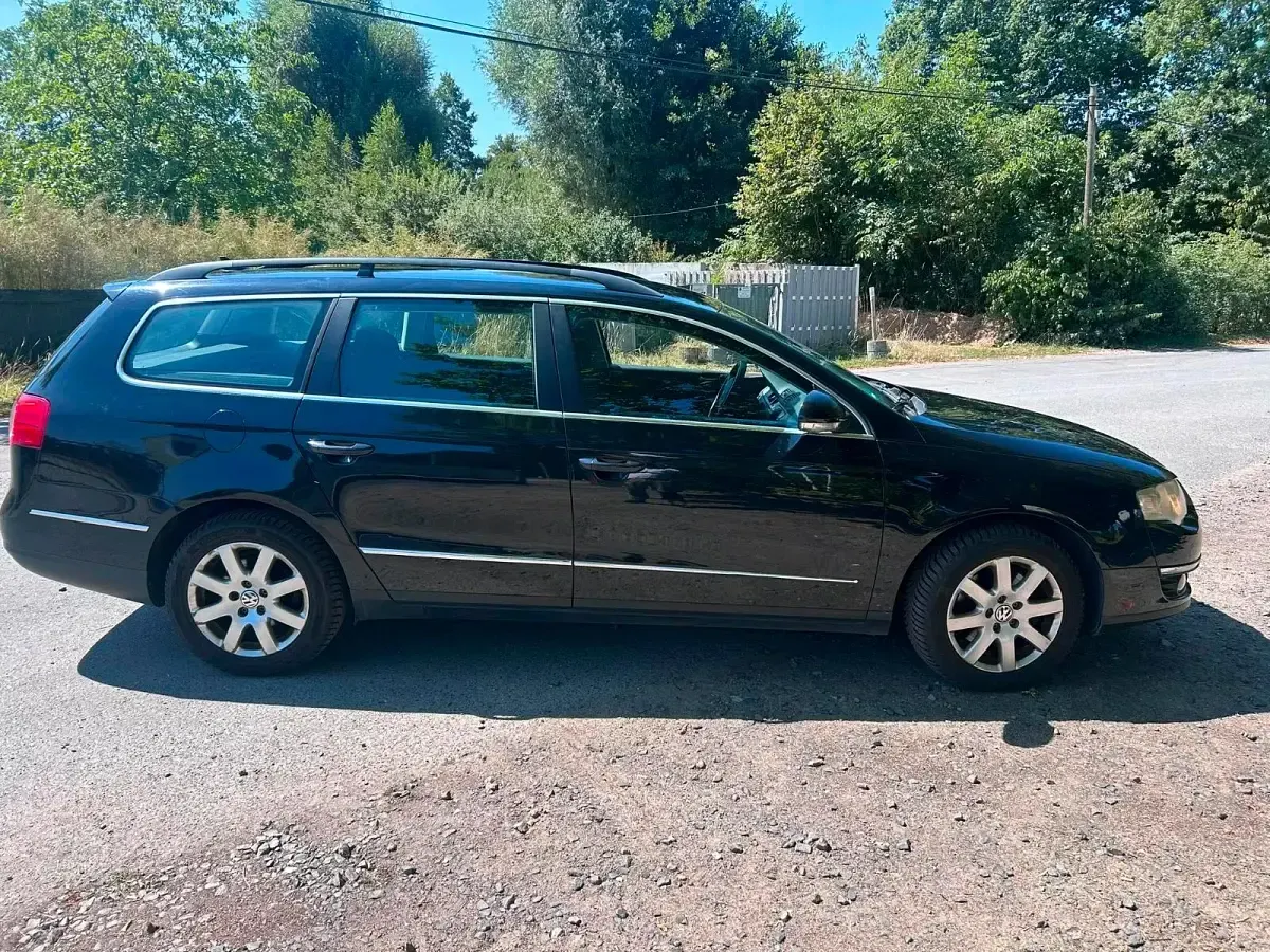 Gebraucht VW Passat 150 PS (110 kW) 2011 Schwarz Kombi