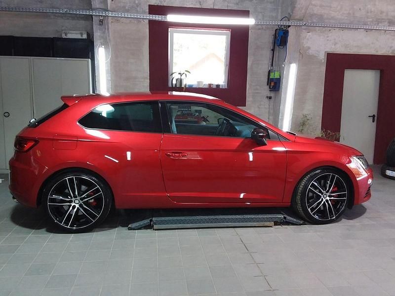 Rot Gebraucht 2018 Seat Leon SC CUPRA Kleinwagen | 19.490 € (Fairer Preis) - Bild 1/4