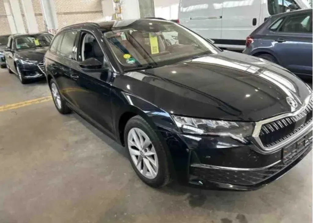 Gebraucht Skoda Octavia Selection 150 PS (110 kW) 2024 Schwarzmagic perleffekt Kombi