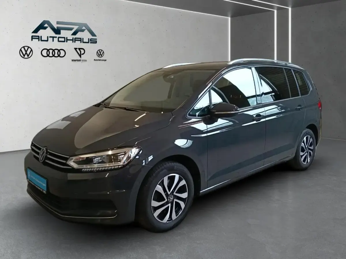 Gebraucht VW Touran Active 150 PS (110 kW) 2022 Grau Van / Kleinbus