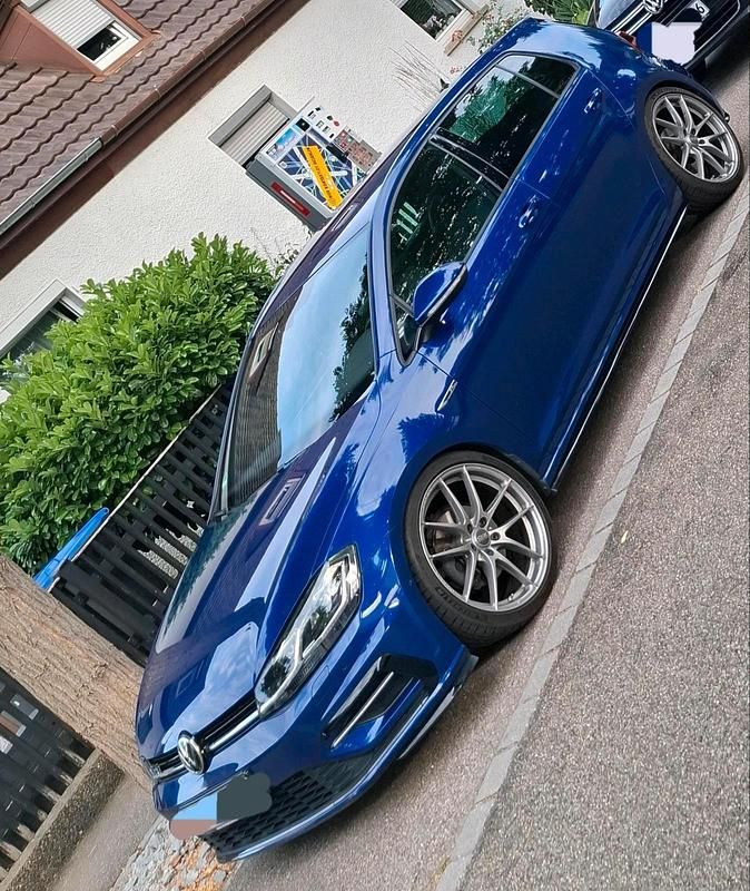 Blau Gebraucht 2019 VW Golf VII R-line Limousine | 20.500 € (Etwas zu teuer) - Bild 1/4