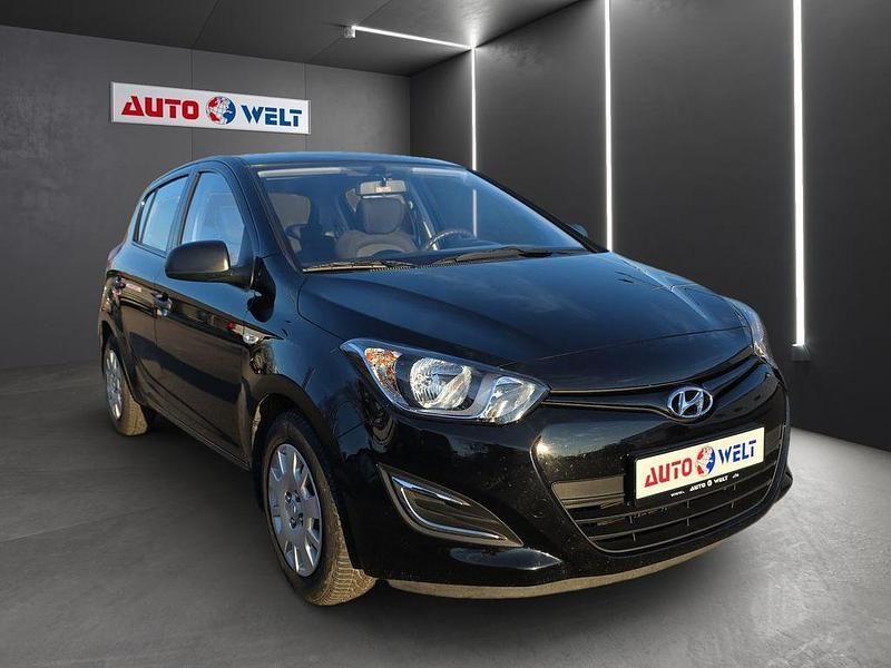 Gebraucht Hyundai i20 86 PS (63 kW) 2013 Schwarz Kleinwagen