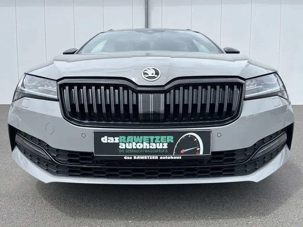 Gebraucht Skoda Superb SportLine 200 PS (147 kW) 2022 Steelgrau Kombi