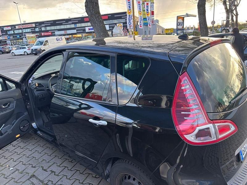 Gebraucht Renault Mégane Dynamique 131 PS (96 kW) 2011 Schwarz Limousine