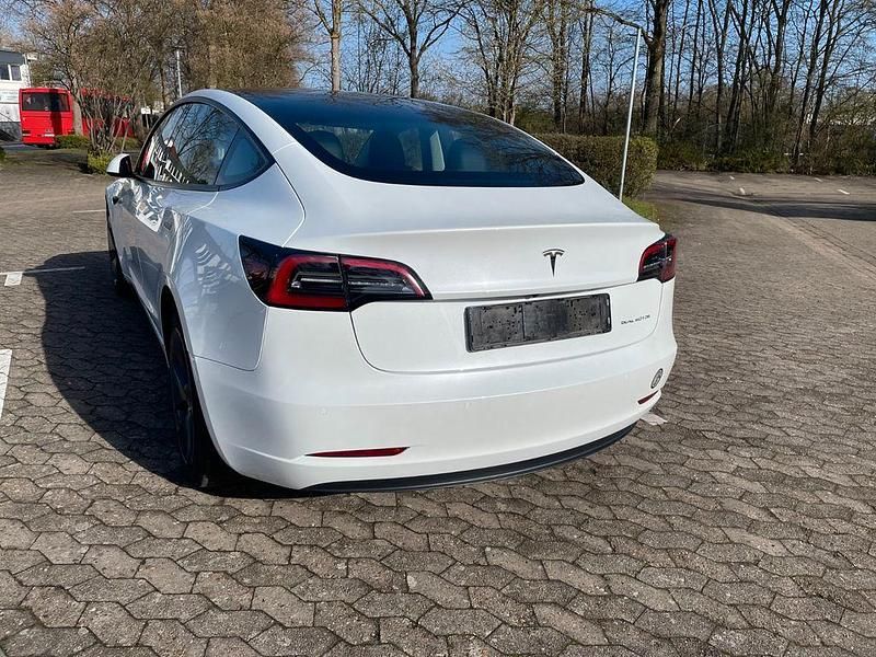 Gebraucht Tesla Model 3 366 kW (498 PS) 2022 Weiß Limousine