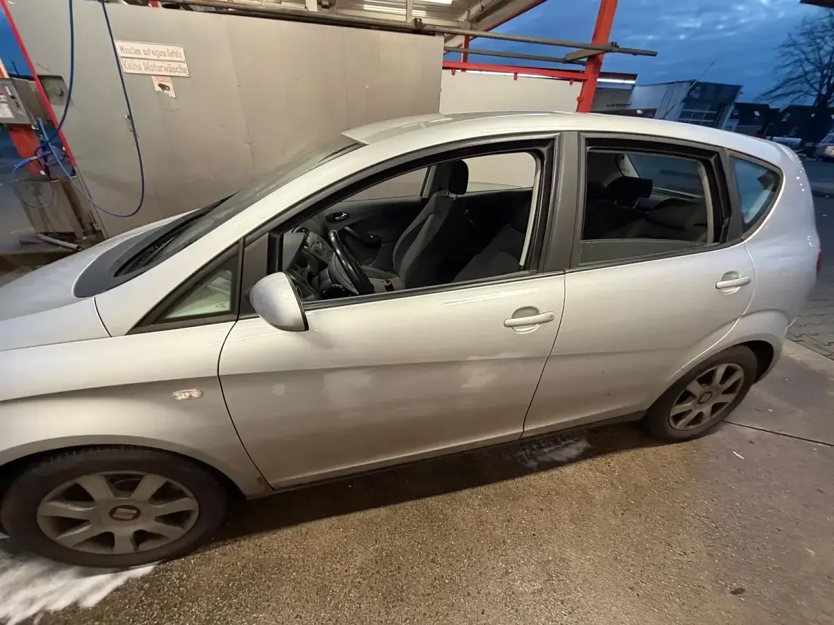 Używany Seat Altea 102 KM (75 kW) 2004 Szary Minivan
