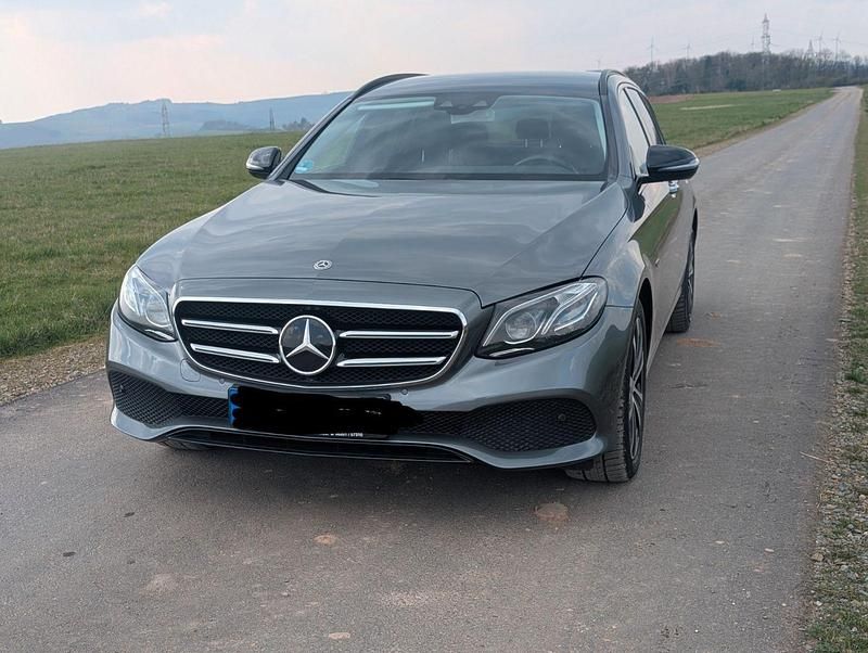 Gebraucht Mercedes E300 306 PS (225 kW) 2020 Grau Kombi