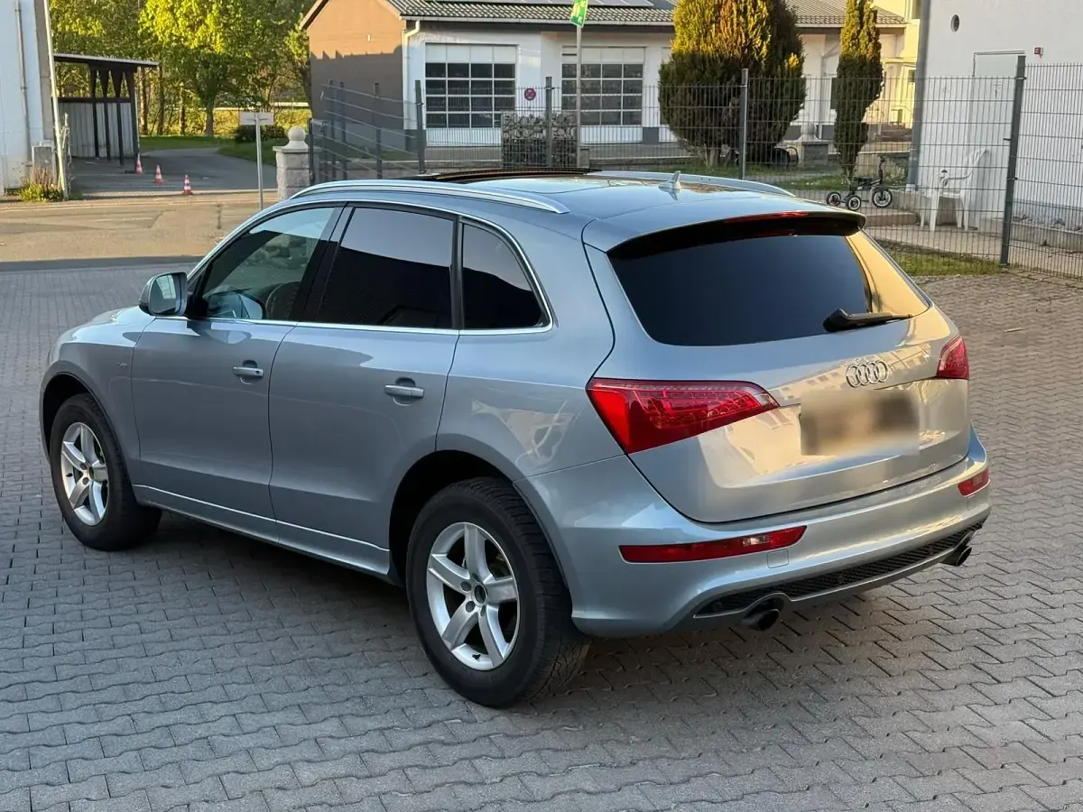 Używany Audi Q5 S-line plus 211 KM (155 kW) 2009 Szary SUV