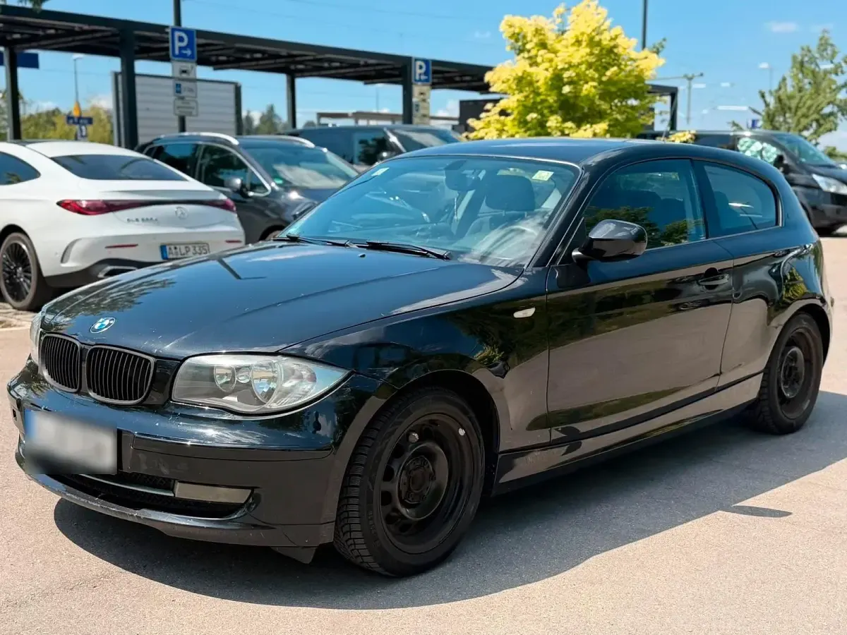 Gebraucht BMW 118 Coupé Sport Line 143 PS (105 kW) 2011 Schwarz Coupé