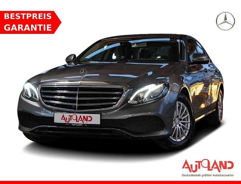Grau Gebraucht 2016 Mercedes E220 Limousine | 22.490 € (Guter Preis) - Bild 1/4