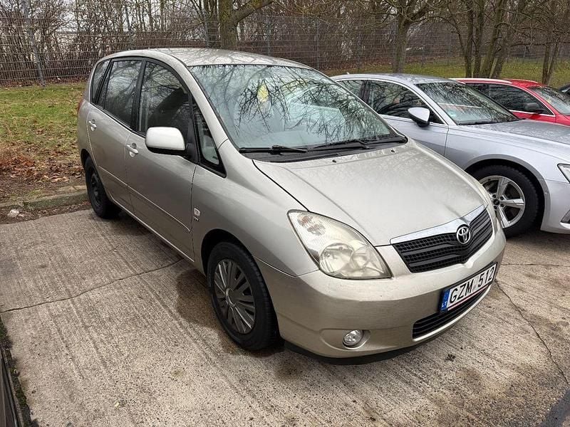 Silber Gebraucht 2002 Toyota Corolla Verso Van / Kleinbus | 1.700 € (Superpreis) - Bild 1/4