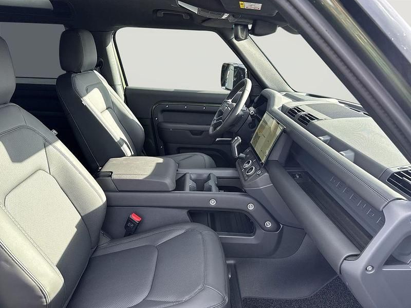 Neu Land Rover Defender SE Dynamic 249 PS (183 kW) 2026 Dunkelgruen SUV