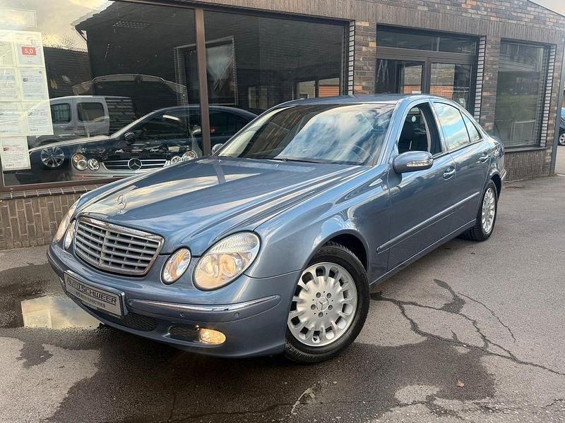 Second-hand Mercedes E270 177 CP (130 kW) 2002 Albastru Berlinǎ