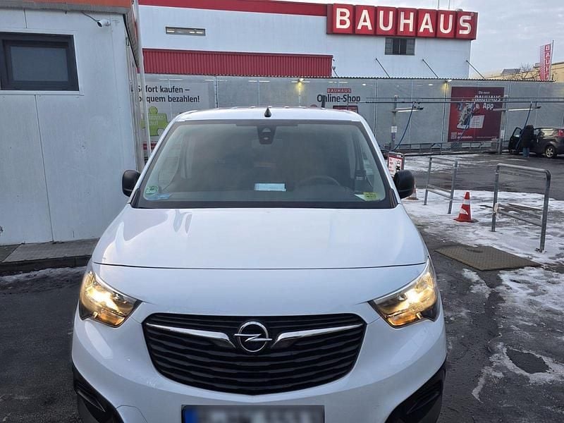 Gebraucht Opel Combo Edition 102 PS (75 kW) 2023 Weiß Van / Kleinbus