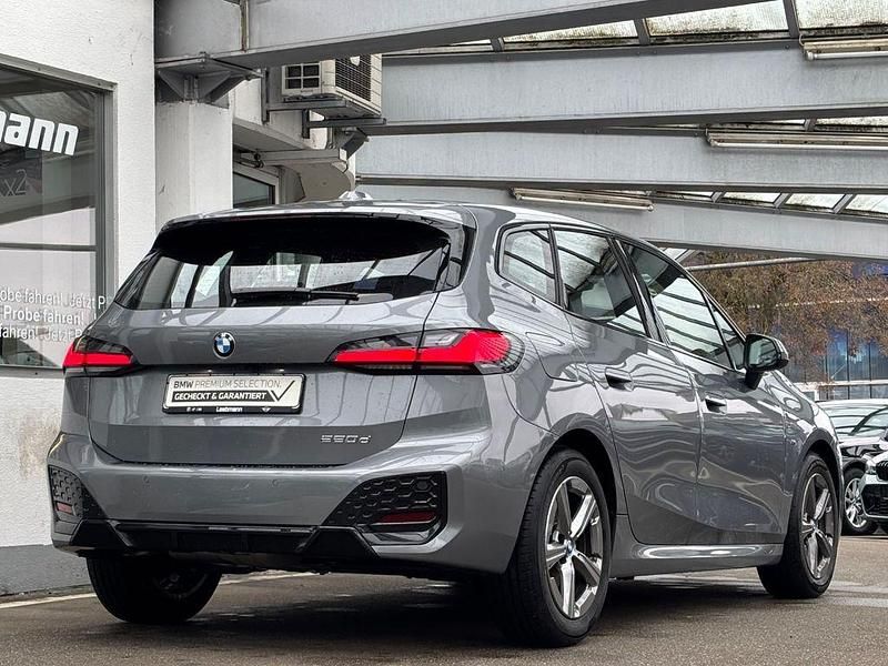 Gebraucht BMW 220 Active Tourer M Sport 163 PS (119 kW) 2025 Grau Van / Kleinbus