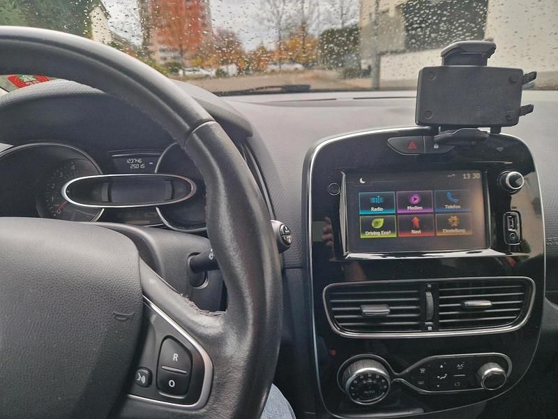 Gebraucht Renault Clio GrandTour 90 PS (66 kW) 2016 Rot Kombi