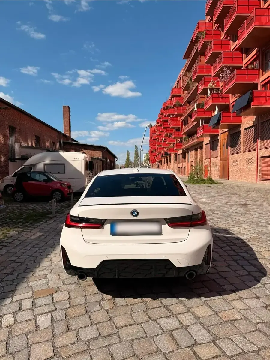 Gebraucht BMW 320e Shadowline 204 PS (150 kW) 2022 Weiß Limousine