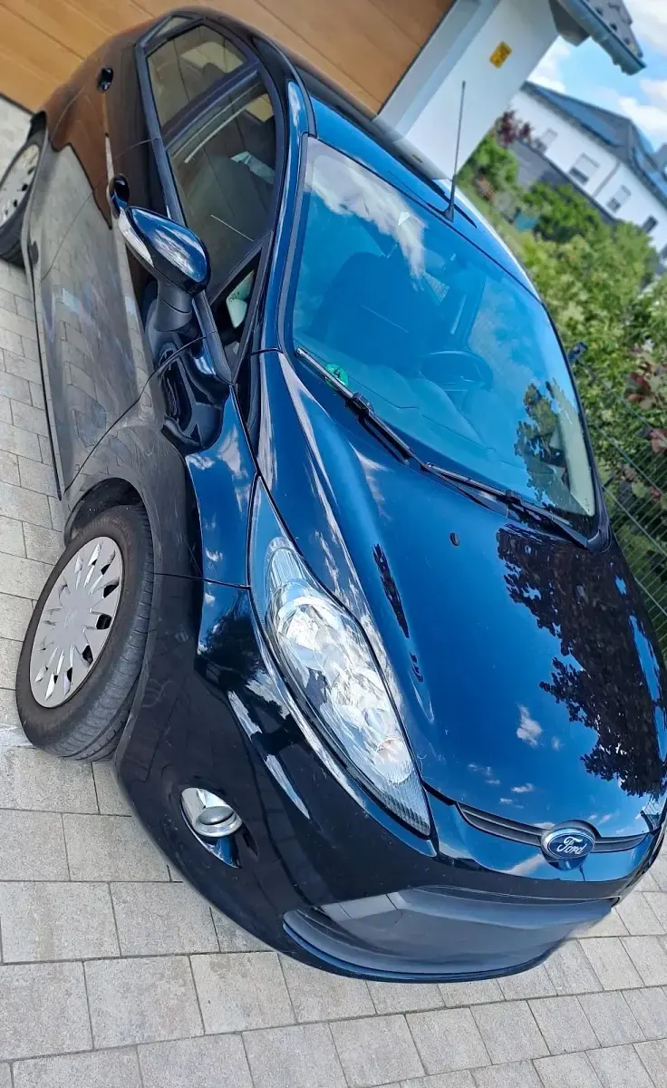 Gebraucht Ford Fiesta 95 PS (69 kW) 2013 Schwarz Limousine
