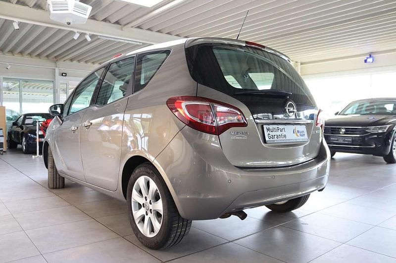 Gebraucht Opel Meriva Style 120 PS (88 kW) 2016 Muskatgrau/muskat braunm2 Van / Kleinbus